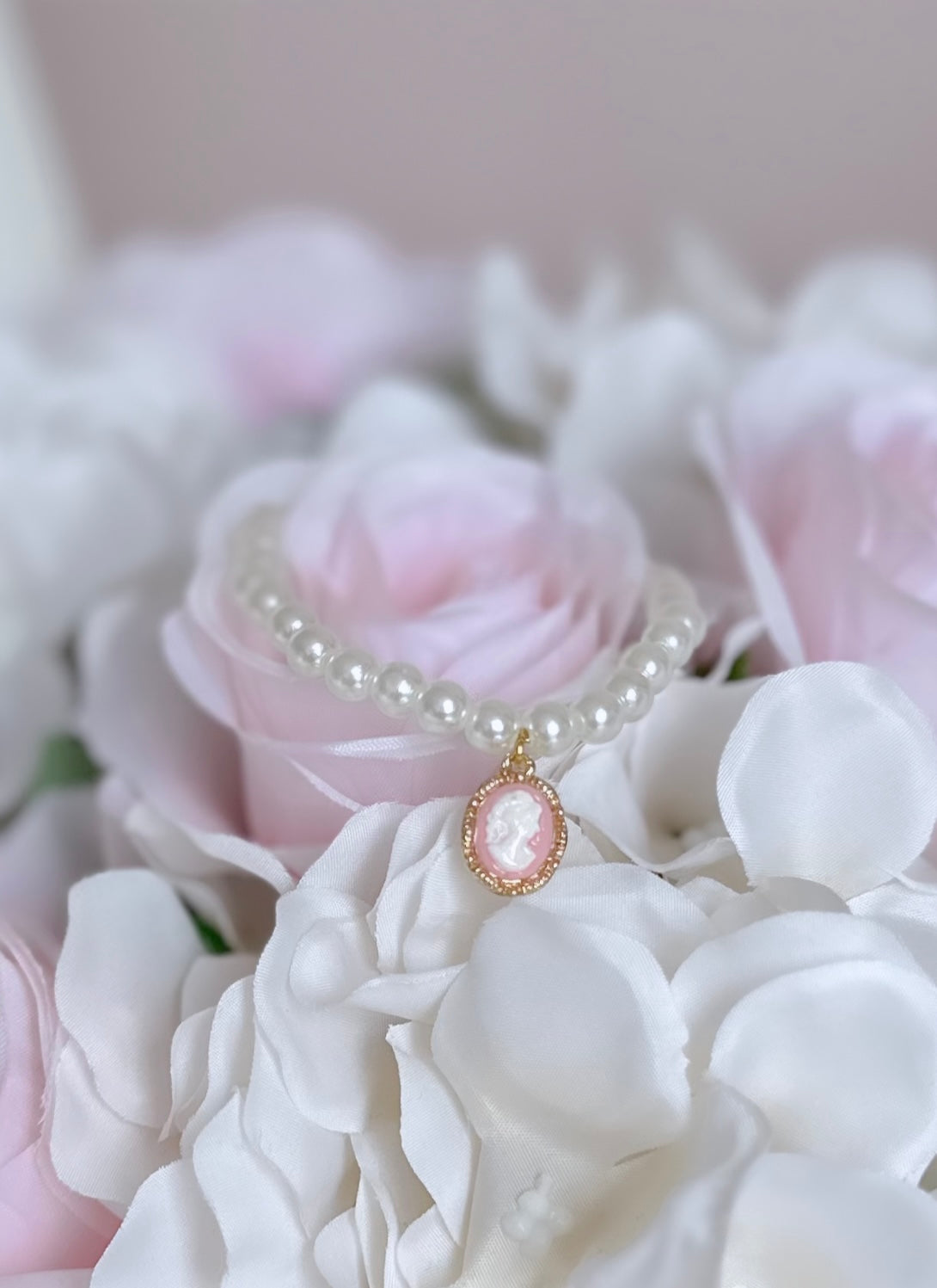 The Royal Highness Bracelet Pink